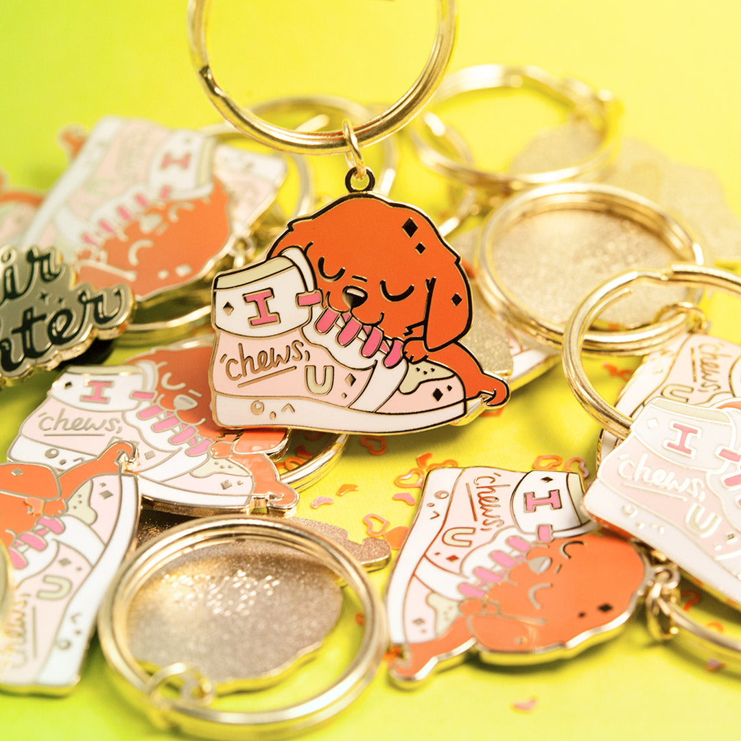 "I Chews U" Golden Retriever Shoe Enamel Keychain-1